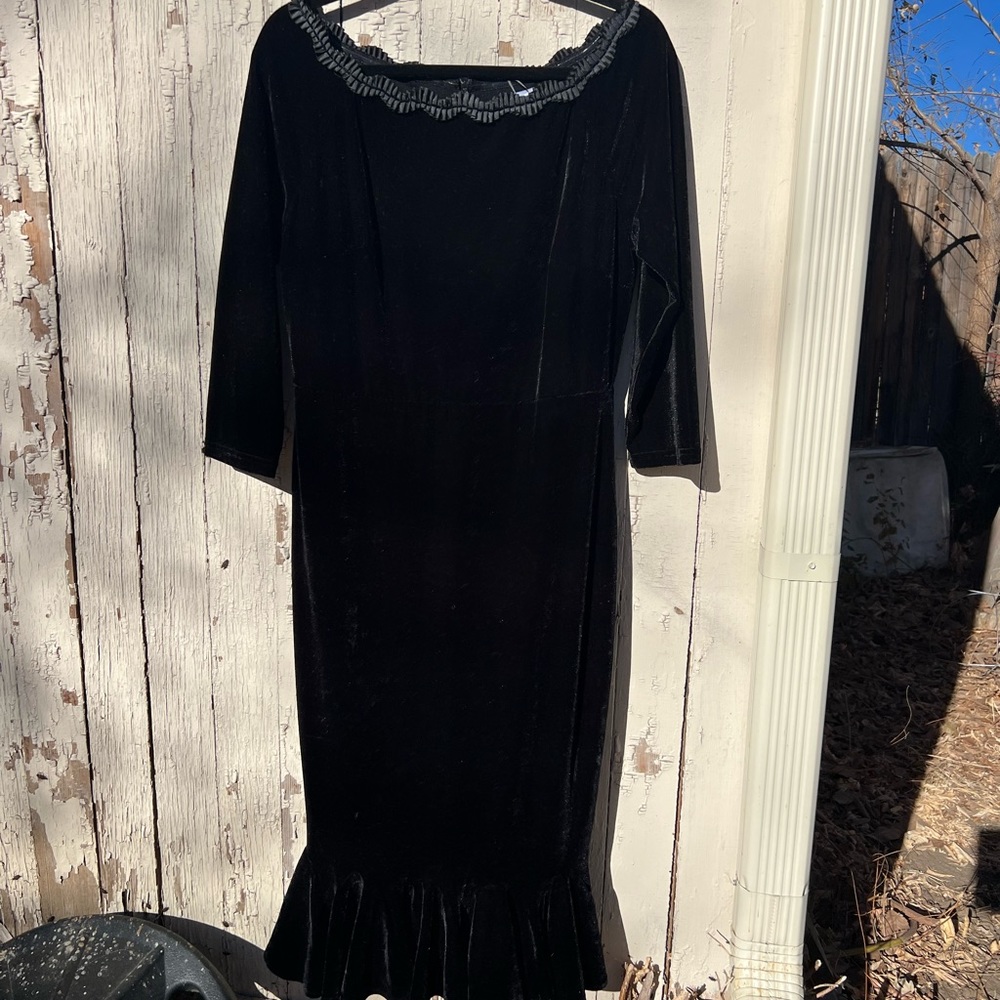 NWT Miss Look velvet wiggle mermaid midi dress
